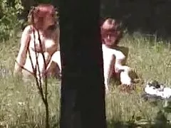 شخص لينك كانال سكسي گره خورده زیر میز استخر قرار گرفت