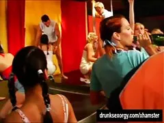 الن جذاب خودش را به دوست كانال سكسي تلكرام پیگیر خود داد