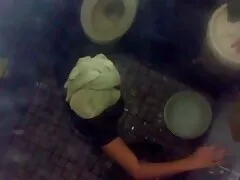 جوجه با اسباب بازی های مورد علاقه خود مردی را در مقعد لعنتی كانال گيف سكسي کرد