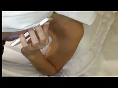مامان بالغ كانال سكسي اينستاگرام الاغ را به یک گلدان خوش بو می دهد